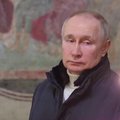 Net apie vakarinį Putino apsilankymą cerkvėje Kremlius melavo: pro langą buvo matyti šviesa