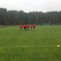 Latvijos futbolo rinktinė rungtynėms su slovakais ruošėsi Vilniaus universiteto aikštėje