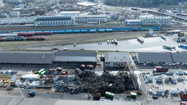 Žiniasklaida: gaisro Vilniaus atliekų tvarkymo aikštelėje žala aplinkai gali siekti 5,8 mln. eurų
