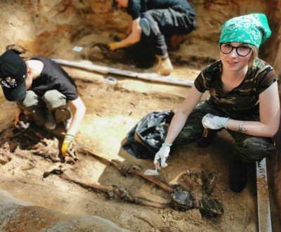 Tomos aistra – istorija. Vasarą merginą galima sutikti įvairiose archeologinėse ekspedicijose.