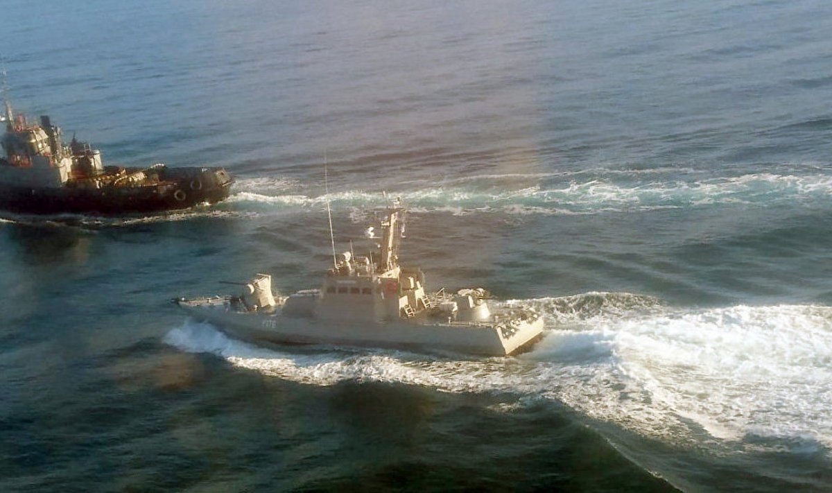 Ukraina skelbia, kad Rusija užėmė jos laivus Kerčės sąsiauryje