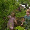 Didžiosios Britanijos kunigaikštienė Kate drauge su vaikais pramogavo Čelsio gėlių parodoje