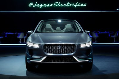 "Jaguar" netrukus įžengs ir į elektromobilių rinką