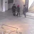 Paskelbta filmuota medžiaga, kurioje matyti į muziejų Tunise įeinantys žudikai