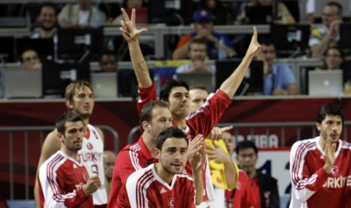 Turkijos krepšininkai žaidžia pergalingai