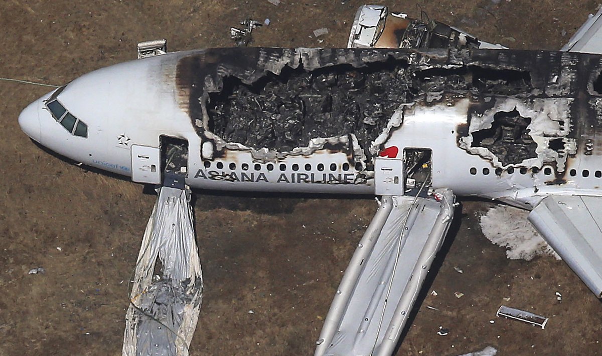 San Fransisko oro uoste sudužo lėktuvas