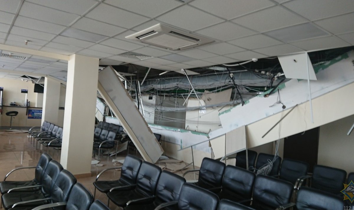 В визовом центре Литвы в Минске рухнул потолок