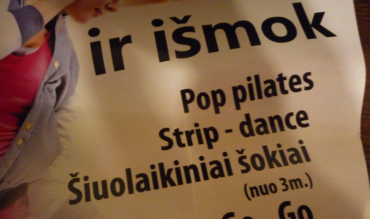 Šiaulių mokykloms – plakatai su kvietimais vaikams mokytis strip dance