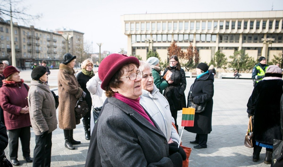 Mitingas prie Seimo, skirtas pensijų ir algų didinimui