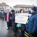 Бастующим литовским учителям оказывают и финансовую помощь