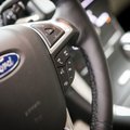 „Ford“ atšaukia apie 32 tūkst. automobilių