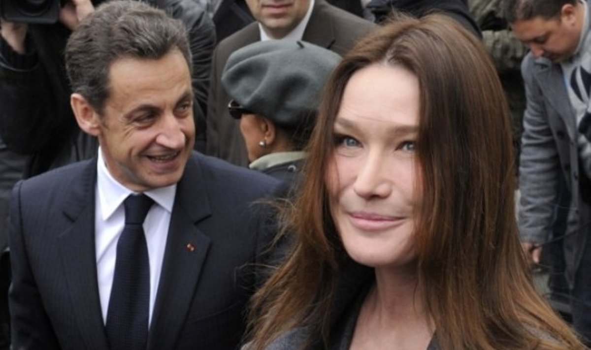 Prancūzijos prezidentas Nicolas Sarkozy su žmona Carla Bruni