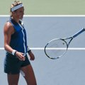 Į „US Open“ pusfinalį nepatekusi V. Azarenka sulaužė savo raketę
