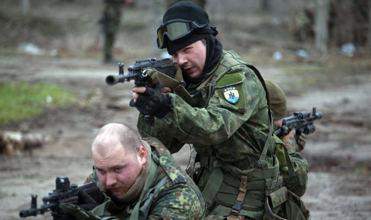 Ukrainos kariai dalyvauja mokymuose Mariupolyje