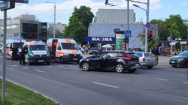 Avarija Vilniuje – susidūrus dviem automobiliams susidarė spūstys