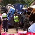 Hondūre per vilkiko ir autobuso susidūrimą žuvo 16 žmonių