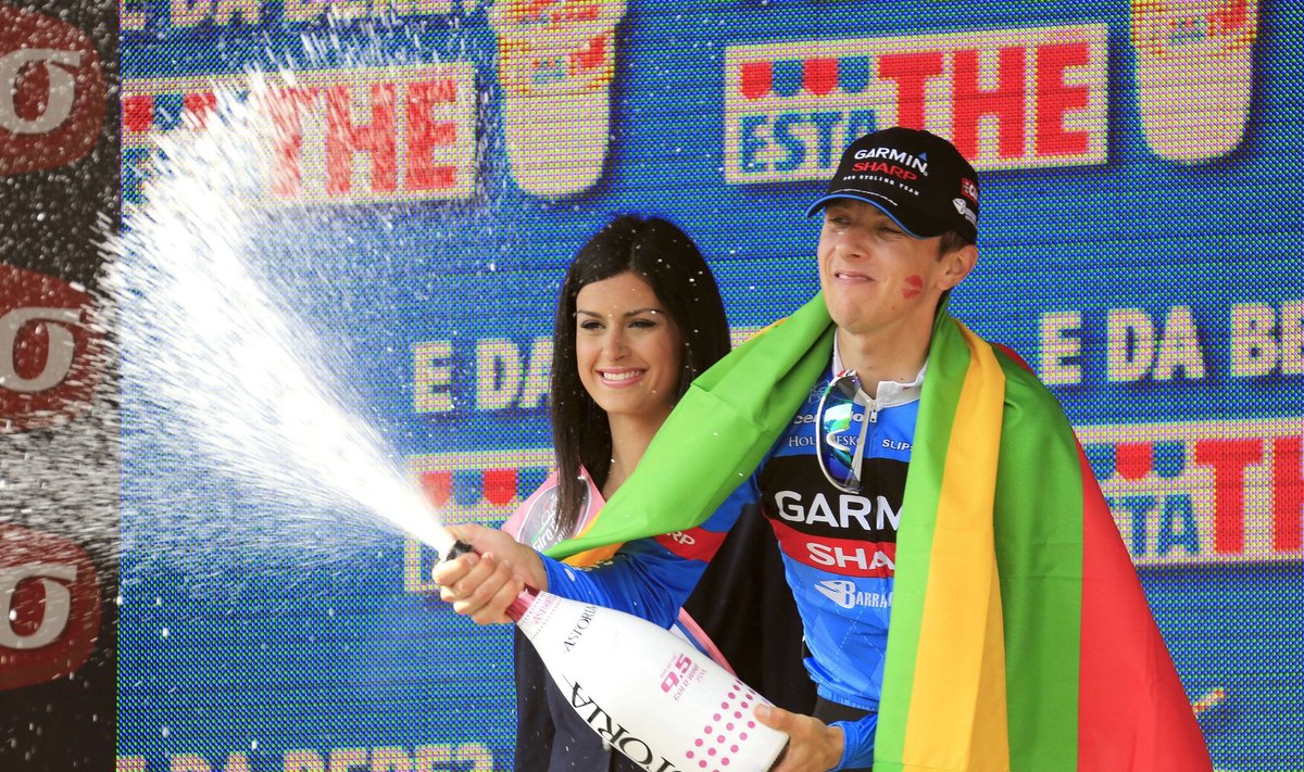 Ramūnas Navardauskas sensacingai laimėjo prestižinių „Giro d‘Italia“ lenktynių etapą