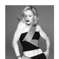 Po manevro nuoga krūtine Madonna grįžta kaip „Versace“ „veidas“
