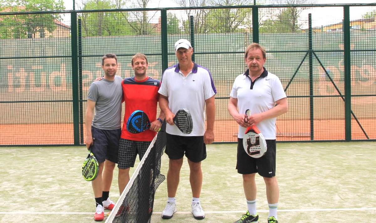 Šarūnas Marčiulionis su padelio teniso žaidėjais