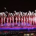 Per Olimpinių žaidynių atidarymą Londono dangų nušvietė įspūdingi fejerverkai
