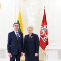 Po skandalingų audito išvadų D. Grybauskaitė naikina valstybinį apdovanojimą V. Moliui