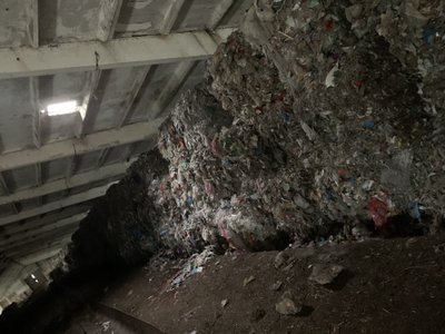 Valdas Benkunskas užfiksavo plastiko kalnus Čekiškės kaime