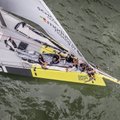 „Volvo Ocean Race“ dalyviai murkdosi be vėjo vos kelių mylių atstumu