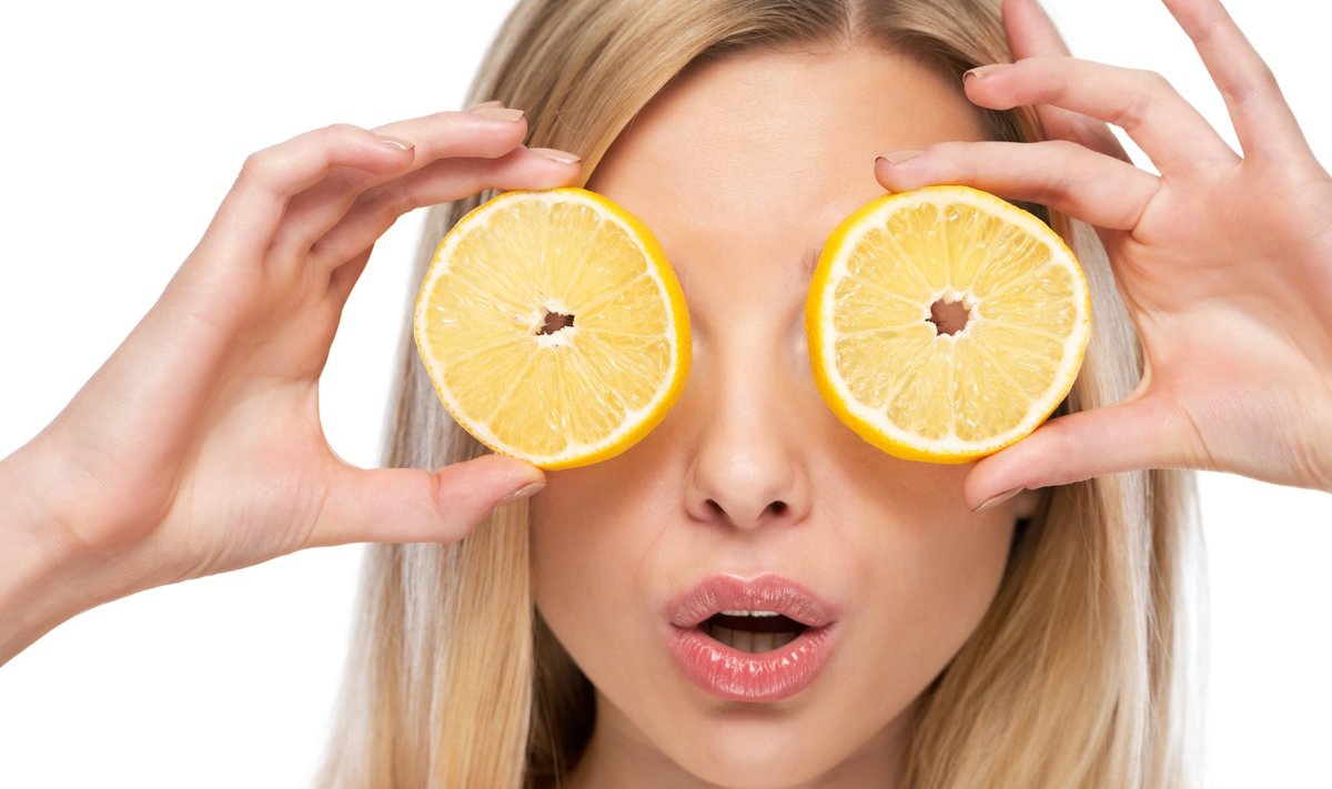 Mergina su citrina