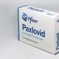 „Pfizer“ įsitikinusi jos sukurtų „Paxlovid“ piliulių veiksmingumu prieš omikron padermę