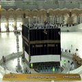 Kaaba pasipuošė nauja kisva – Mekos šventyklą dengiančiu audeklu