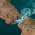 Neįprastas gamtos reiškinys Australijoje – horizontalus krioklys