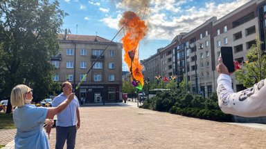 Возле Сейма Литвы сожжен флаг ЛГБТ-сообщества