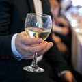 Estijai ketvirtadaliu mažinant akcizą alkoholiui, Lietuva jokių veiksmų nesiims