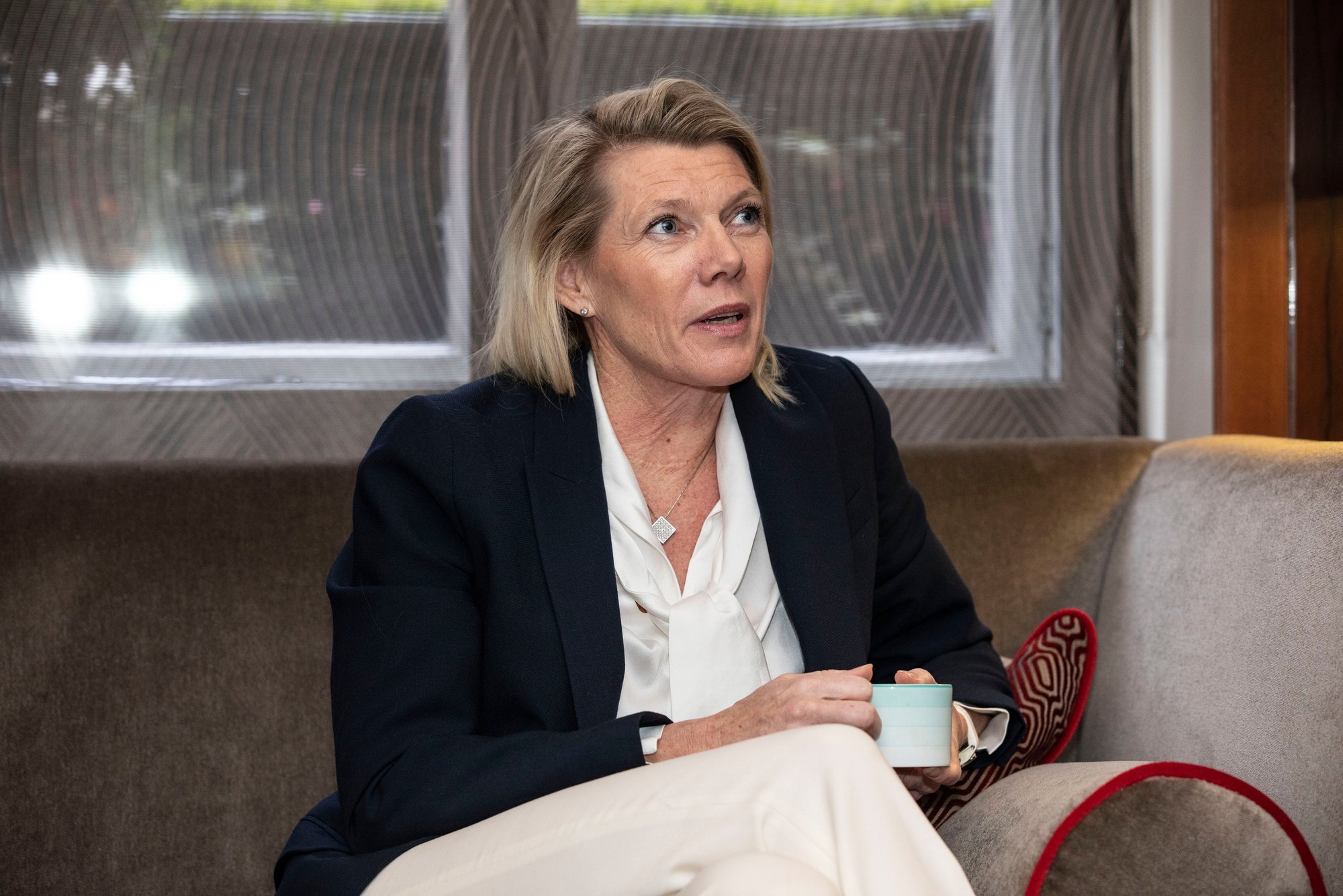 Den oljerike norske bankmannen kommer med en unnskyldning: disse virksomhetene kan ikke skyves unna