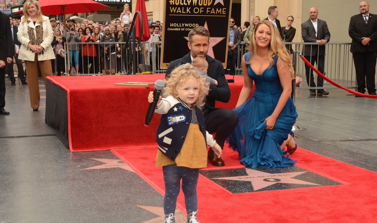 Ryanas Reynoldsas ir Blake Lively su dukromis