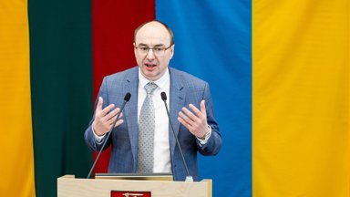 MPs vote to sack Seimas secretary general