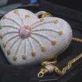 Dubajaus juvelyrai pristatė brangiausią pasaulyje rankinę