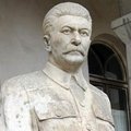 В Грузии в розовый цвет покрасили бюст Сталина