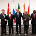 Dubnikovas apie Rusijos ir kitų BRICS narių santykį: galbūt jiems tiesiog patogu turėti tokį vieną šmaikštų draugą