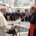 Popiežius nepriėmė lytinių nusikaltimų dangstymu kaltinamo kardinolo atsistatydinimo