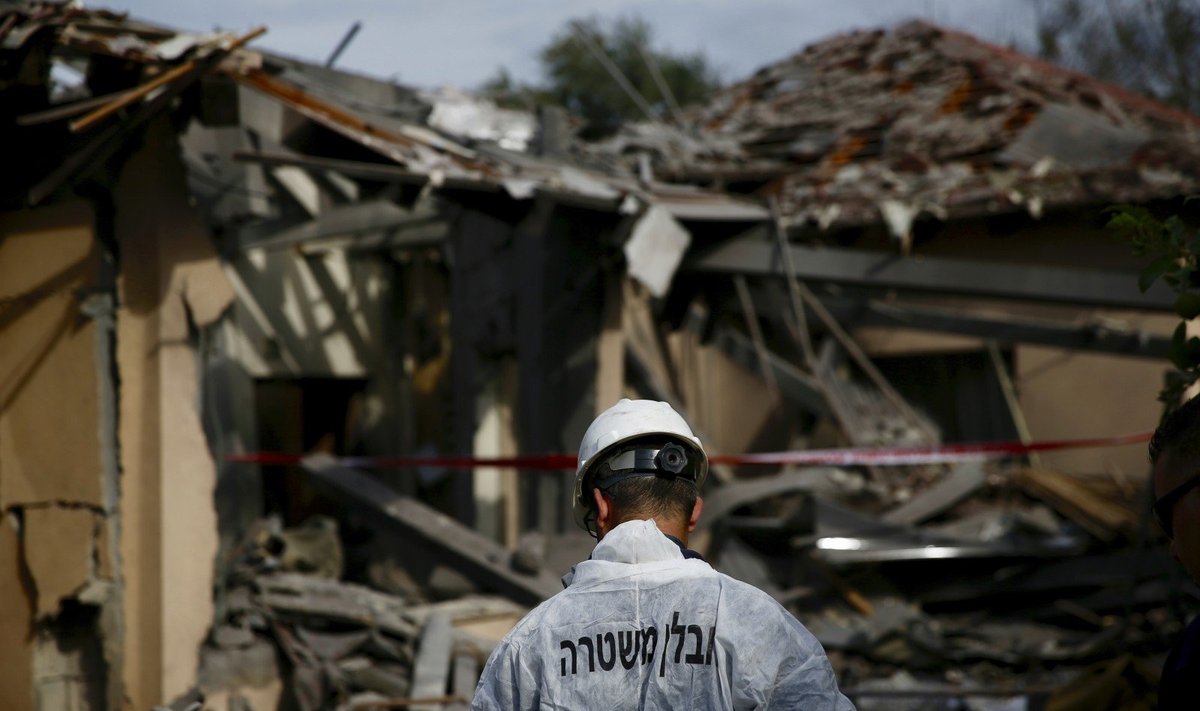 Iš Gazos Ruožo paleista raketa vidurio Izraelyje sužeidė 7 žmones