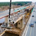 Разваливается основной мост на магистрали Вильнюс–Клайпеда: упали металлические перила