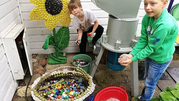 Paskelbtas šeštasis plastikinių butelių kamštelių konkursas „Kamštelių vajus 2019“