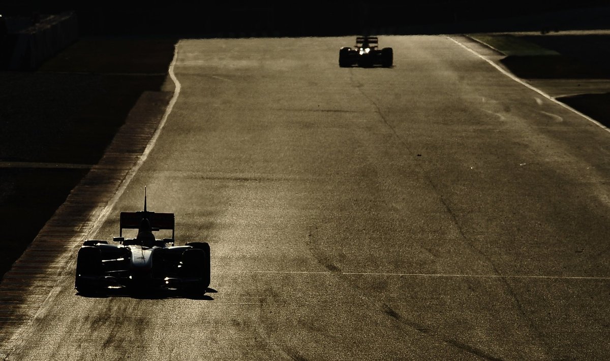 "Formulės-1" automobilių bandymai Barselonos trasoje