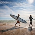 Palydint vasarą „Surf Camp“ kviečia į bangų medžioklę