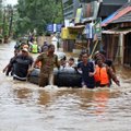 Indijos pietus tebesiaubiant potvyniams tūkstančiai žmonių laukia evakuacijos