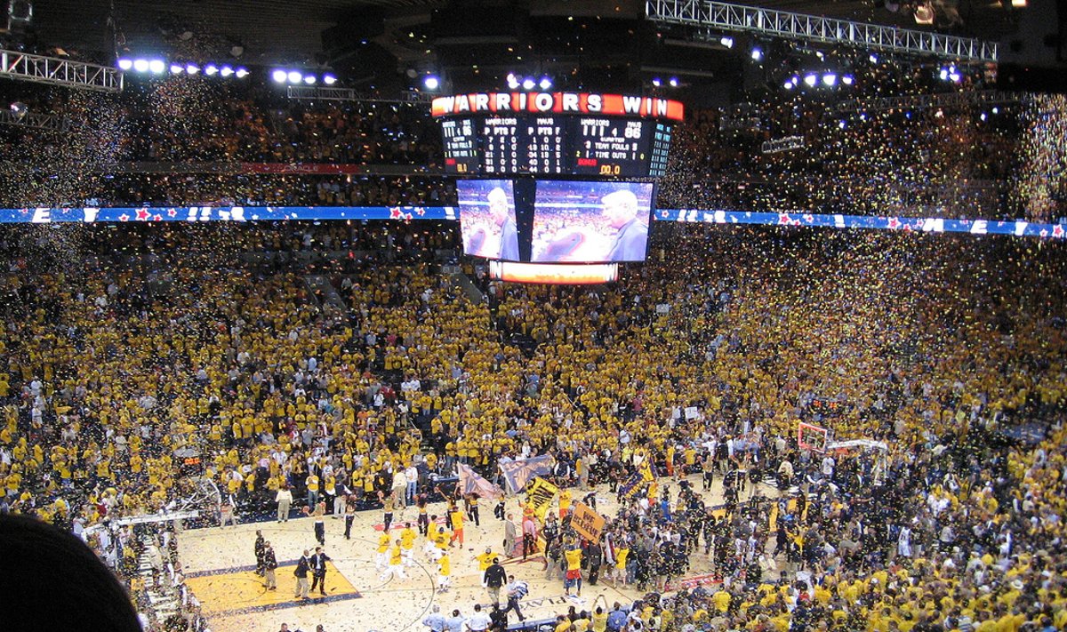 Los Andželo „Lakers“ namų arenos „Staples Center“ LED juosta.