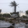 Antros kategorijos uraganas Atlante esančiose Azorų salose vartė medžius ir stulpus