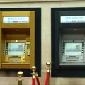 Pirmasis pasaulyje bankomatas 50-mečio proga virto auksiniu