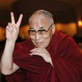 Iš Tibeto ištremtas dvasinis lyderis Dalai Lama lankysis Glastonburio festivalyje